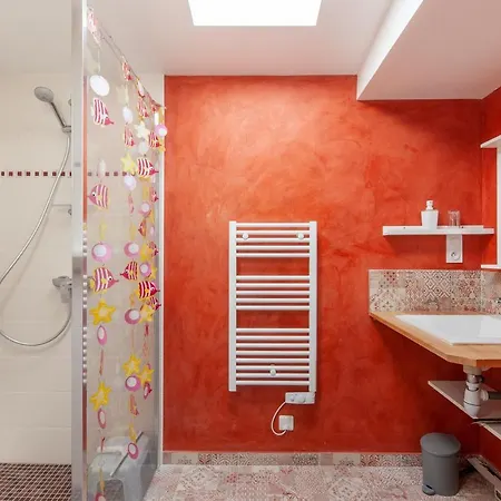 La Halte Des Miquelots - Appt Avec Jardin Apartment Vains Exterior photo